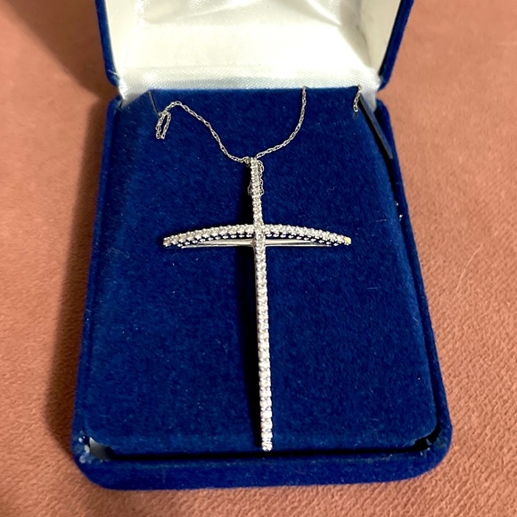 Crystal cross necklace. Italo style. Silver chain. - Picture 2 of 2